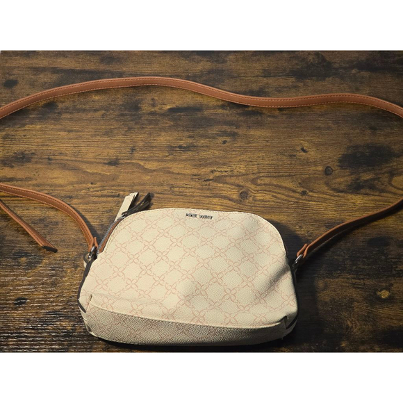 Nine West Beige Crossbody Bag‎ multiple pockets - Picture 1 of 9